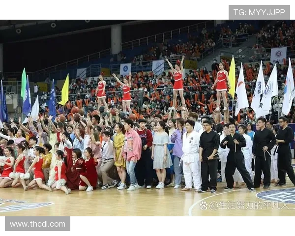 中国篮球超级联赛季后赛激战正酣 八强球队展开生死对决精彩纷呈 中国篮球超级联赛季后赛激战正酣 八强球队展开生死对决精彩纷呈