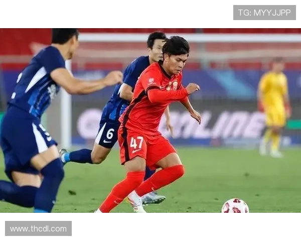 中国足球队备战世界杯预选赛 全新阵容引发球迷期待与热议 中国足球队备战世界杯预选赛 全新阵容引发球迷期待与热议