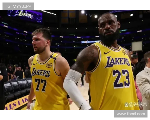 湖人队新赛季阵容大调整 詹姆斯与戴维斯联手冲击总冠军 湖人队新赛季阵容大调整 詹姆斯与戴维斯联手冲击总冠军