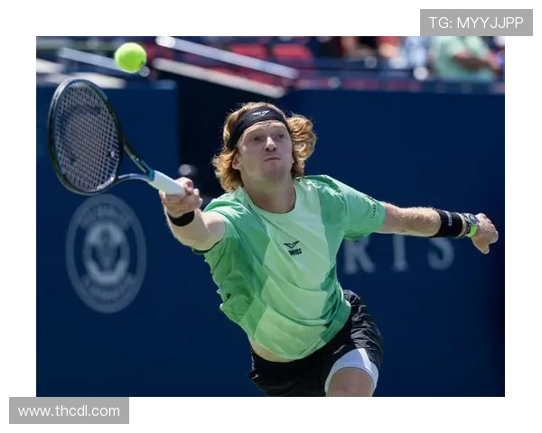 网球赛场风云再起 明星选手纷纷晋级 决赛之战即将打响 网球赛场风云再起 明星选手纷纷晋级 决赛之战即将打响