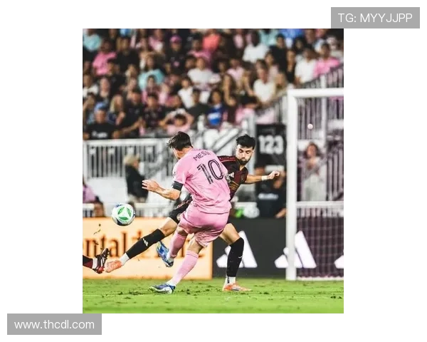 梅西加盟迈阿密国际后首度亮相球场 激动人心的表现引发球迷热议